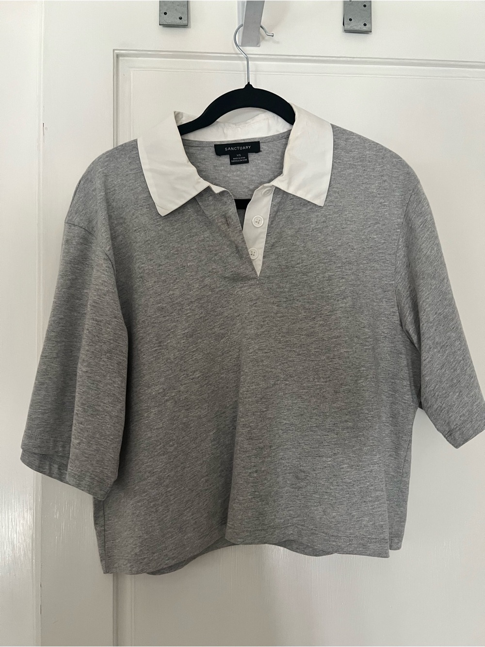 Sanctuary Grey Short-Sleeve Button-Front Polo with White Collar - Picture 5 of 5